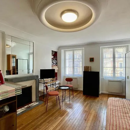 Fontainebleau- Chez Catherine Apartamento *